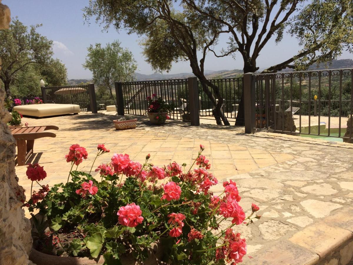 Agriturismo Roba Degli Ulivi Agrigento Exterior foto